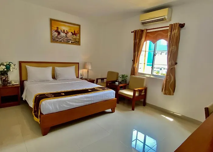 Reddoorz Ruby Star Hotel Truong Dinh
