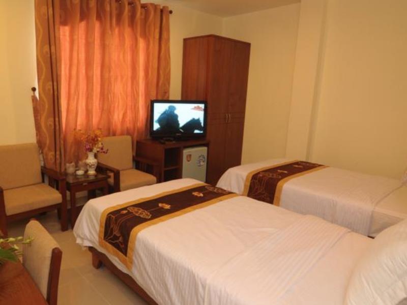 Reddoorz Ruby Star Truong Dinh Hotel 2*