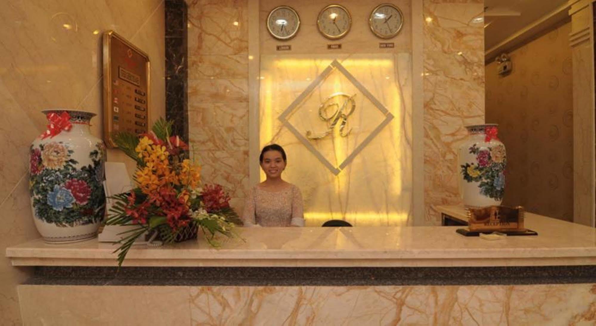 Hotel Reddoorz Ruby Star Truong Dinh
